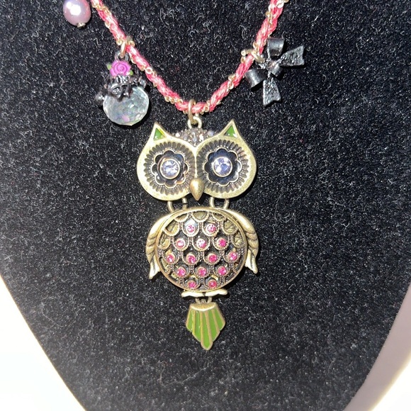 Betsey Johnson Women’s Vampire Slayer Owl Necklace with Pink Cord Chain+Charms - Picture 1 of 11